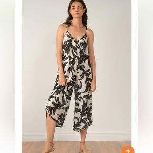 Elan spaghettis strap wide leg jumper size Medium NWT